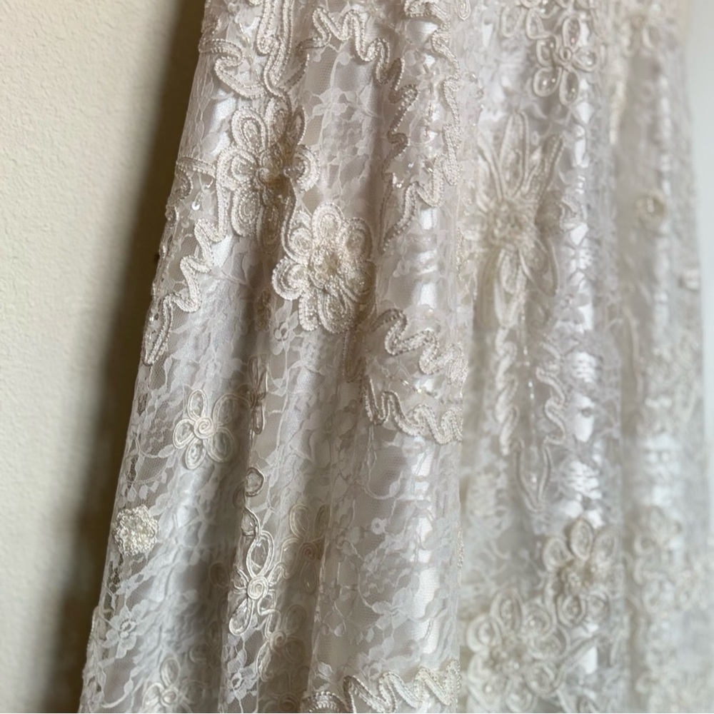 Stunning Beaded Sue Wong Nocturne Lace Wedding Dress - Size 4 - Picture 9 of 15